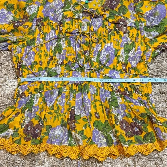 Farm Rio Capri Peplum Hem Floral Blouse Yellow & Purple size Large - Picture 14 of 17